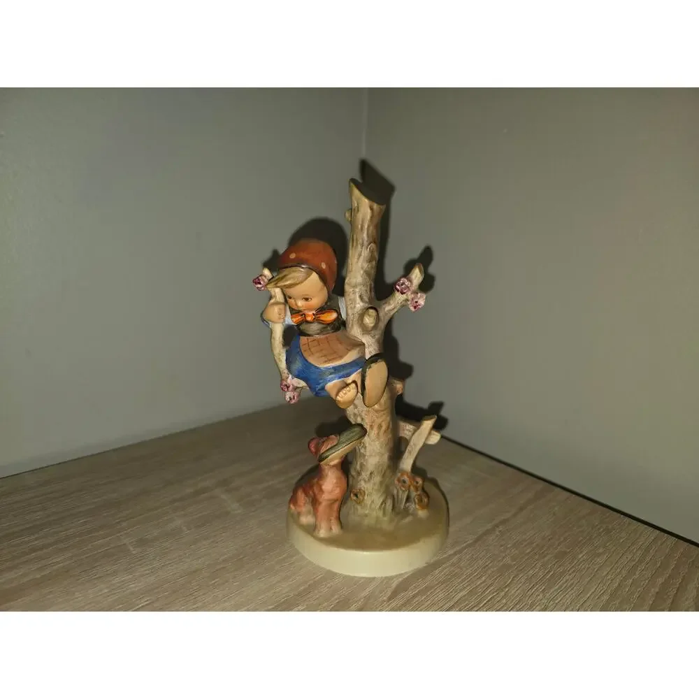 Vintage Hummel Figurine 